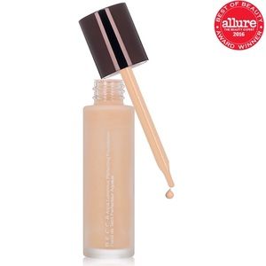 Becca Aqua Luminous Foundation - LIGHT - NWT